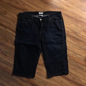 Levi’s capris size 14.